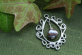 Regal pendant